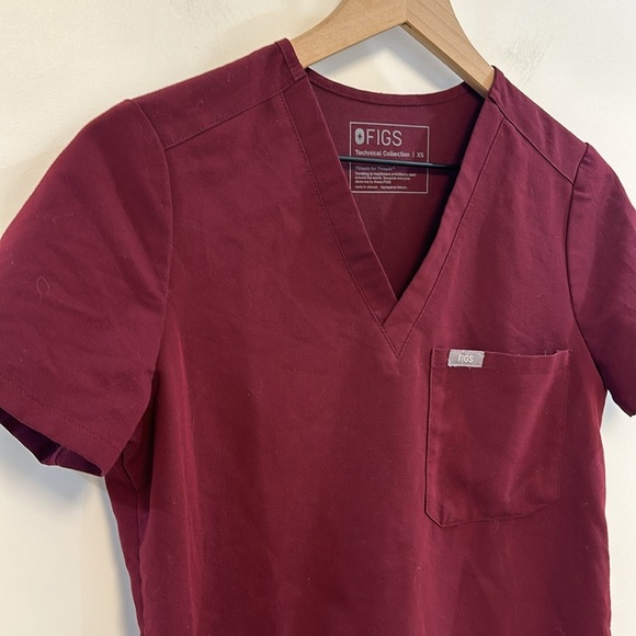 FIGS burgundy short-sleeve v-neck scrub top - Picture 6 of 8